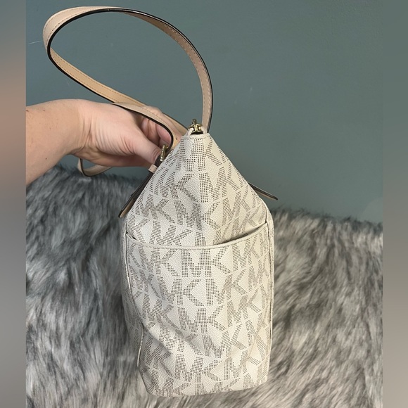 Michael Kors Shoulder Bag - Picture 4 of 15